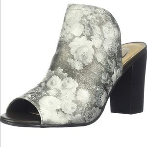 Sbicca floral sandals